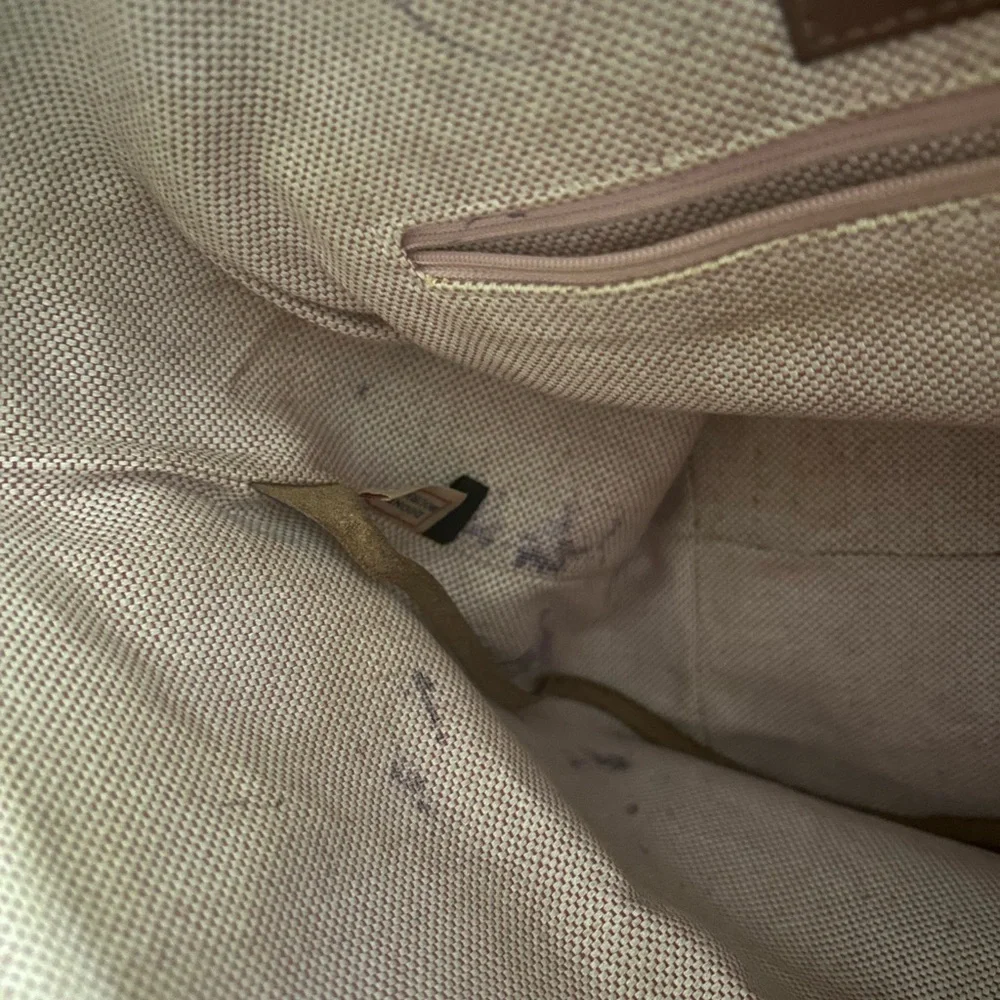 Dooney & Bourke Red Tote The Dooney & Bourke Fairfield Champosa Satchel - Picture 6 of 9